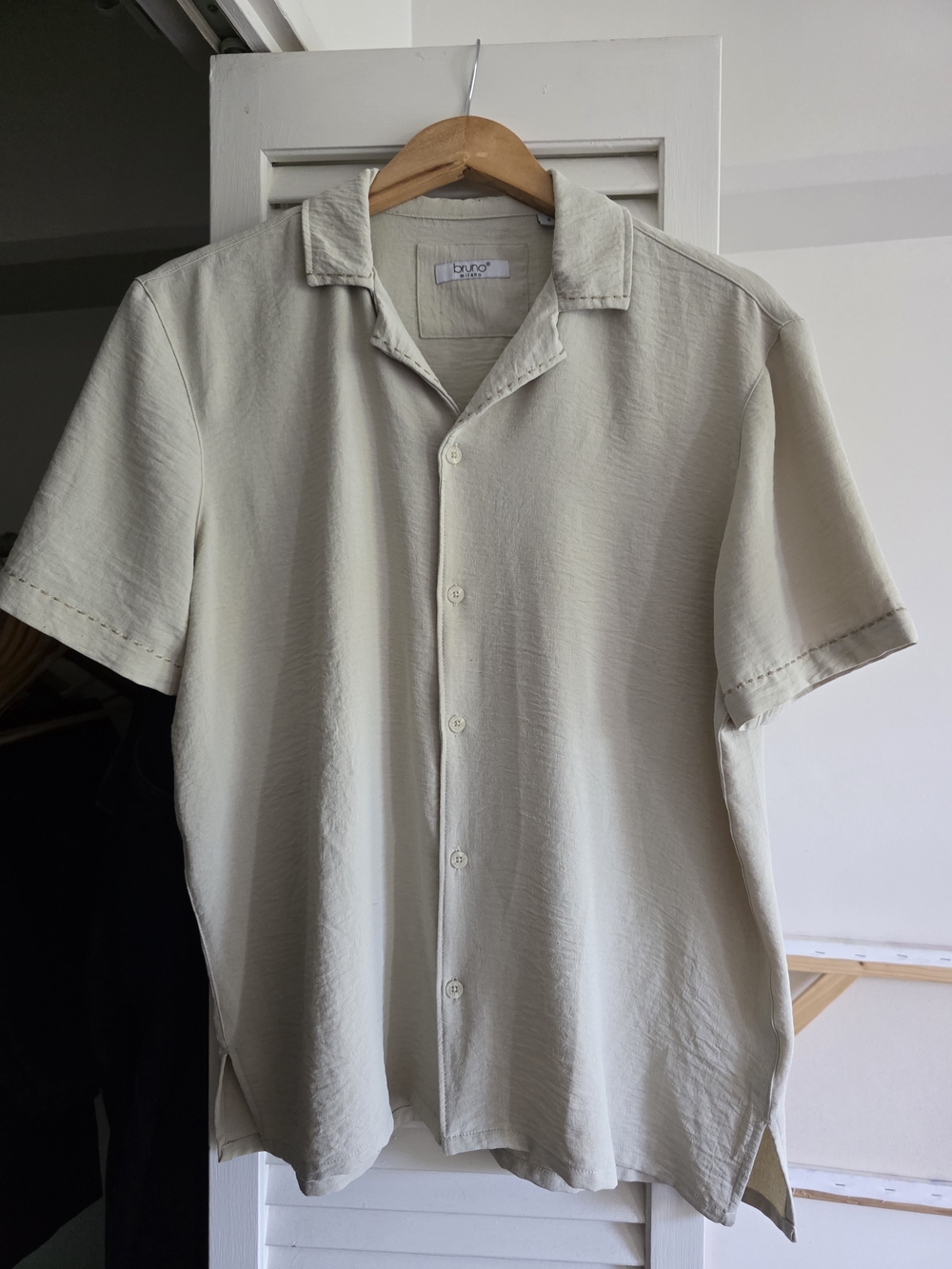 Bruno Milano Men’s Textured Relaxed Cuban Button-Down Shirt in Light Beige